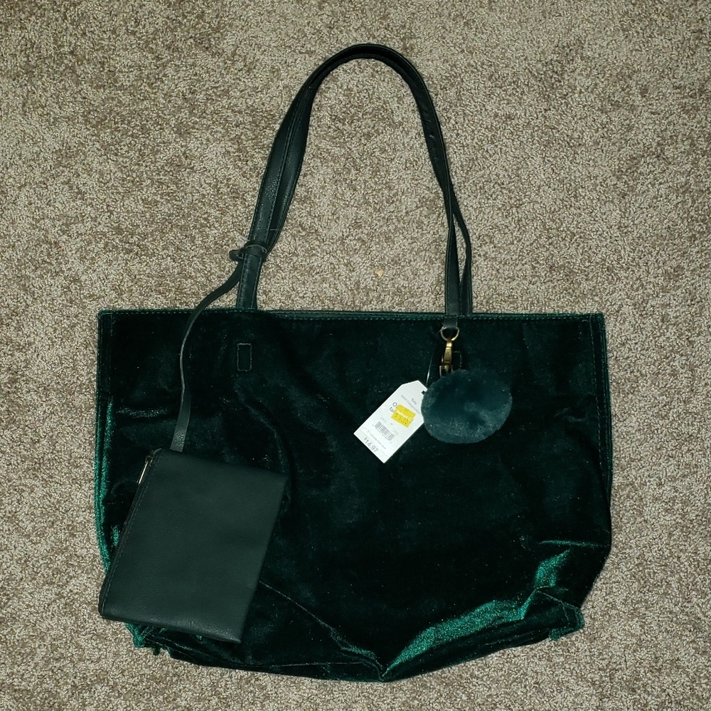▪️Lowest Price▪️ NWT Time and Tru Velvet Green Bag